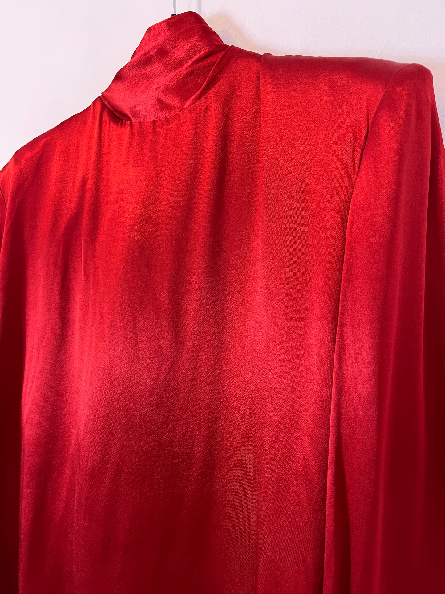 REDONDO BRAND. Blusa satinada lazada. T XS