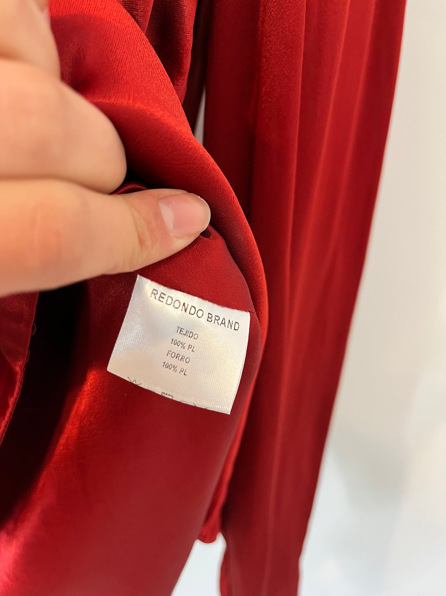 REDONDO BRAND. Blusa satinada lazada. T XS