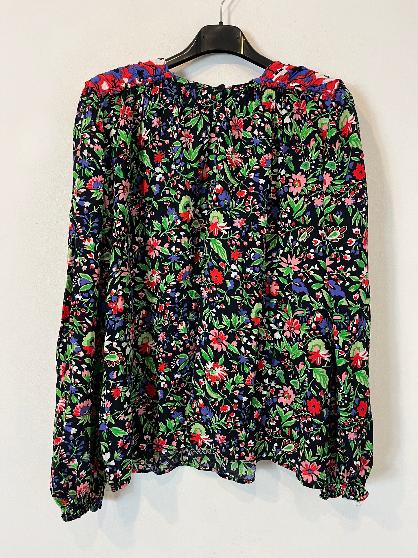 ZARA. Blusa flores hombreras. T S