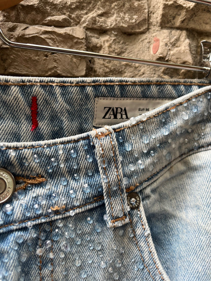 ZARA. Denim recto pedrería. T 36