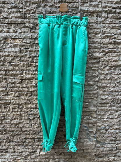 SANTANA DE MORA. Green satin cargo pants. TS