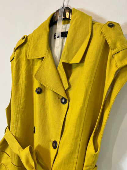 ZARA. Conjunto pantalón y chaleco lino mostaza. T S