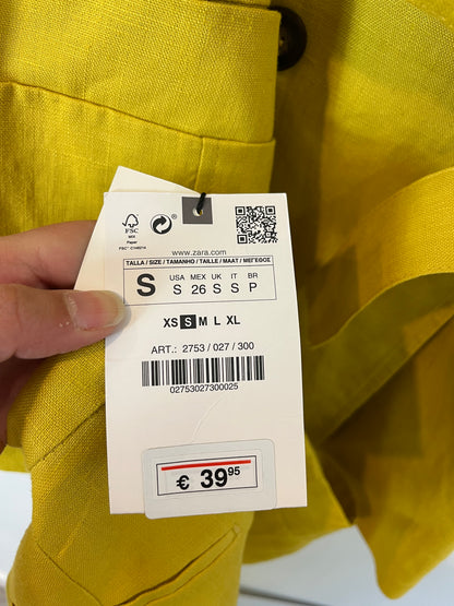 ZARA. Conjunto pantalón y chaleco lino mostaza. T S