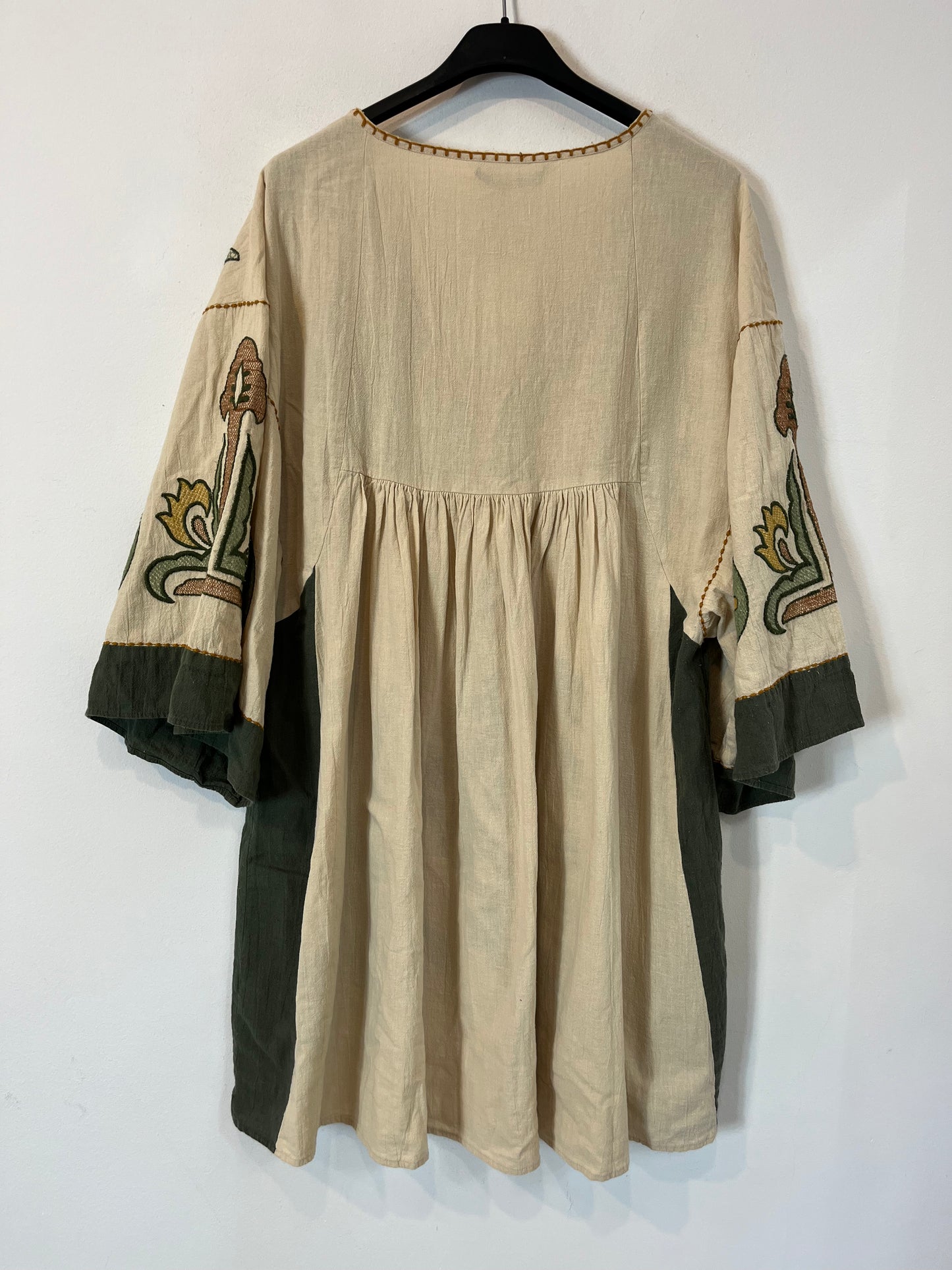 ZARA. Short embroidered linen dress. XS (S/M)