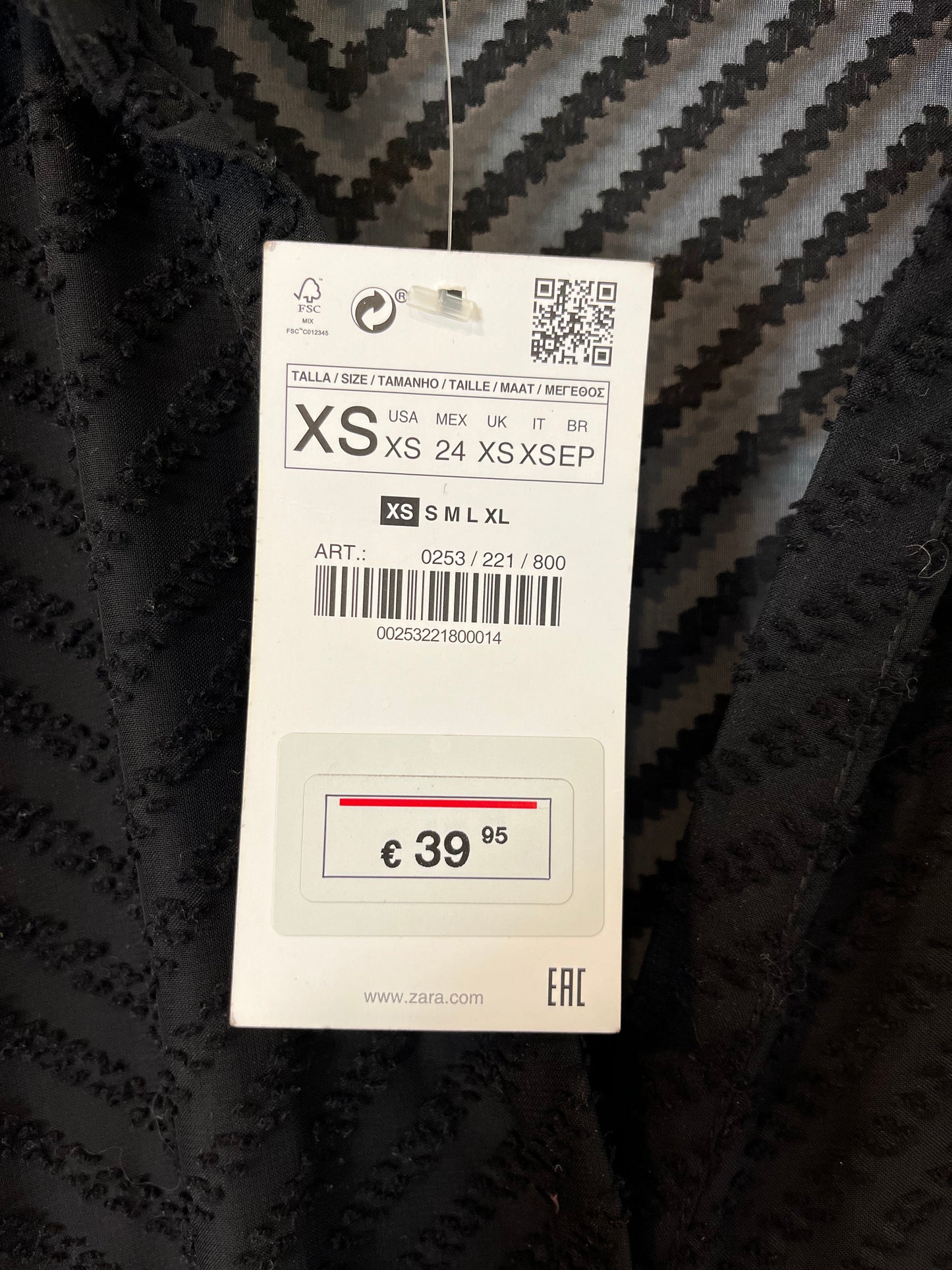 ZARA. Vestido textura negro. T XS