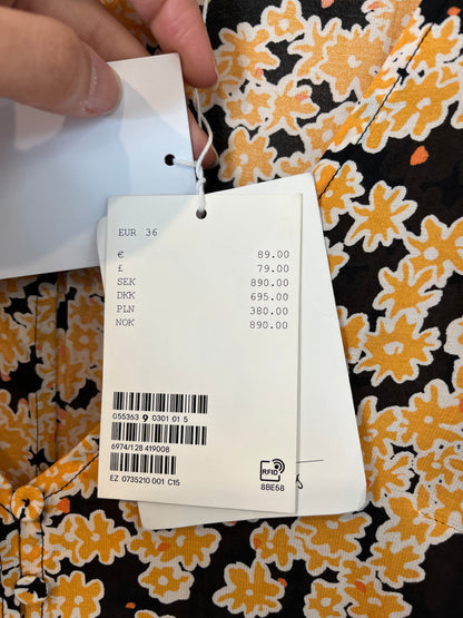 &OTHER STORIES. Vestido corto estampado flores. T 36