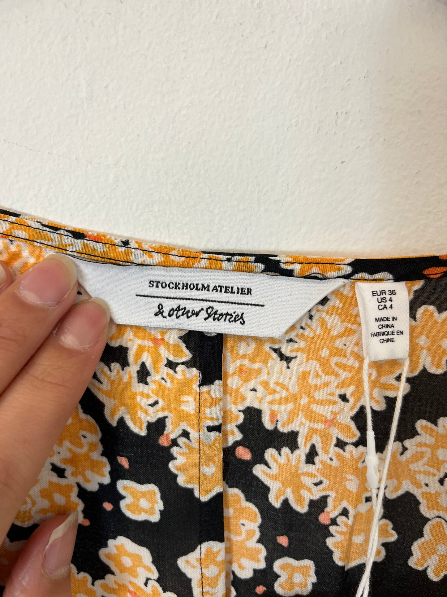 &OTHER STORIES. Vestido corto estampado flores. T 36