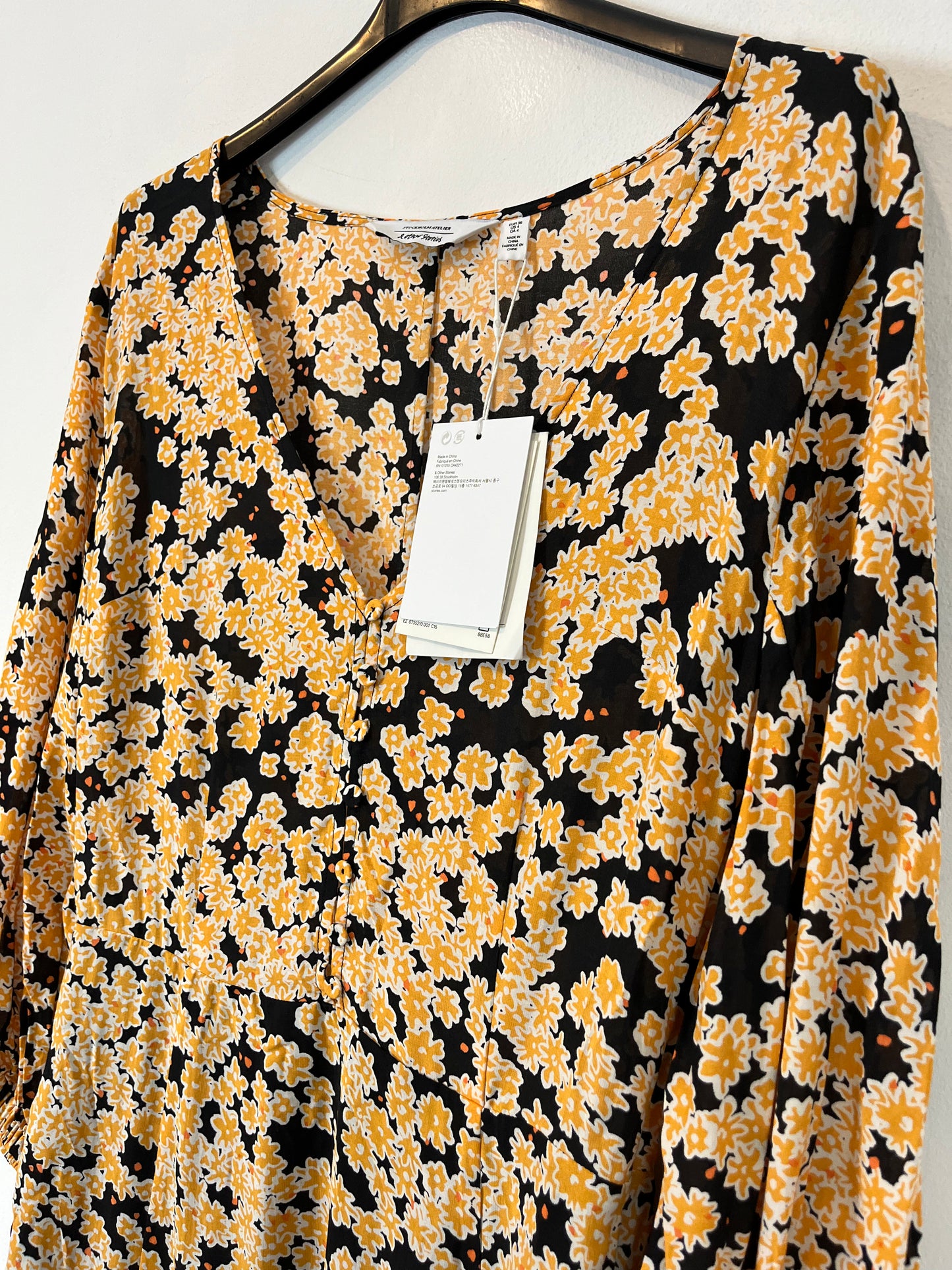 &OTHER STORIES. Vestido corto estampado flores. T 36