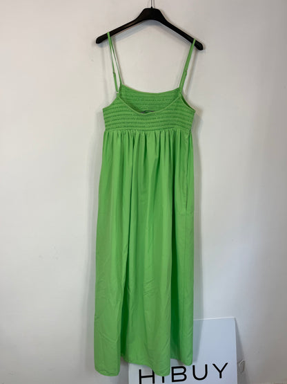 ZARA. Vestido largo nido de abejas verde. T XS