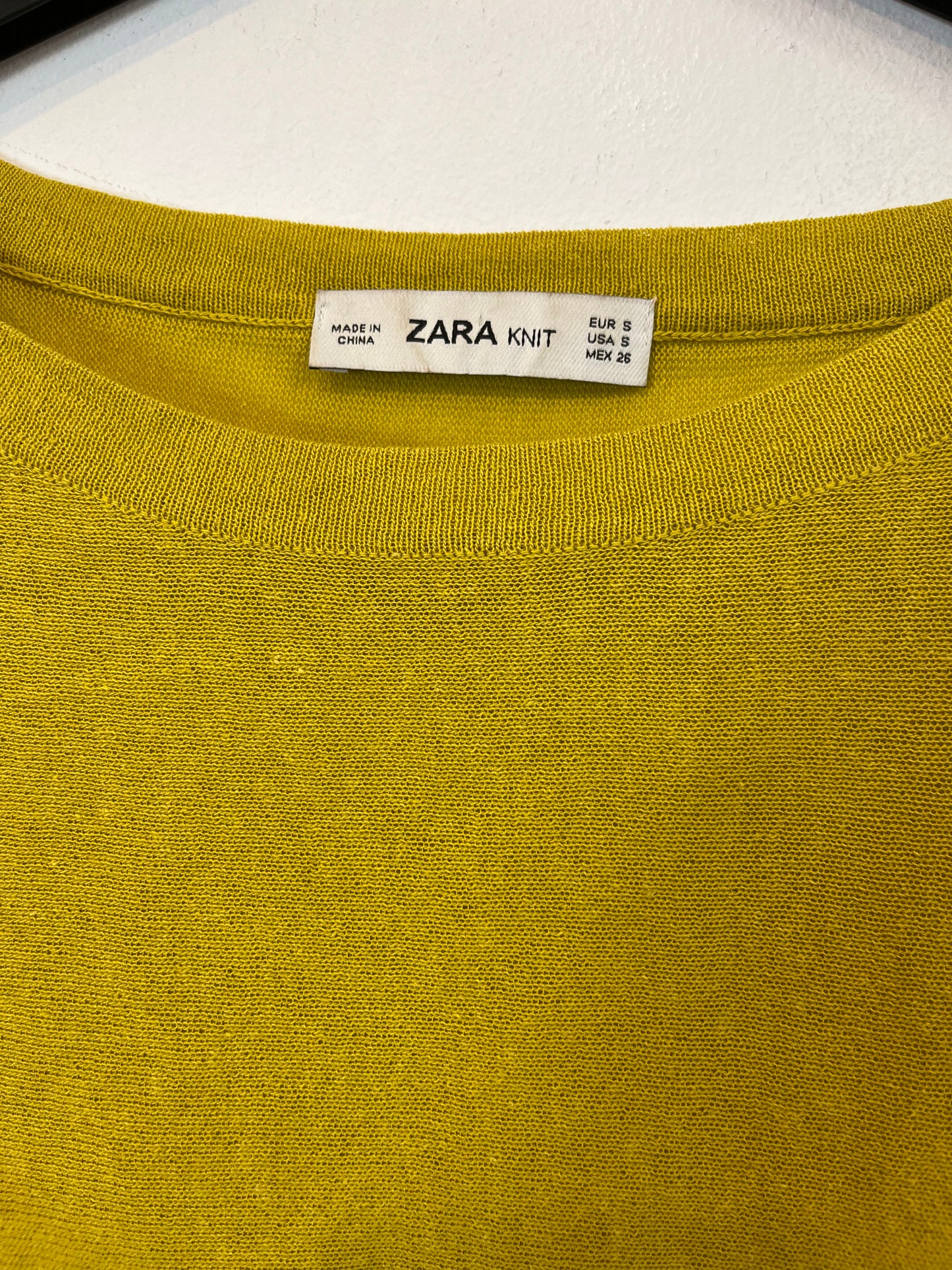 ZARA. Jersey fino color pistacho. T S