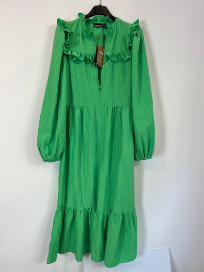 PIECES. Vestido verde volantes. T XS