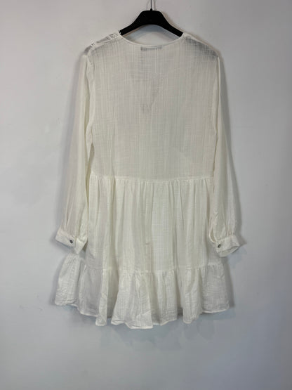 ZARA. Vestido corto blanco. T S