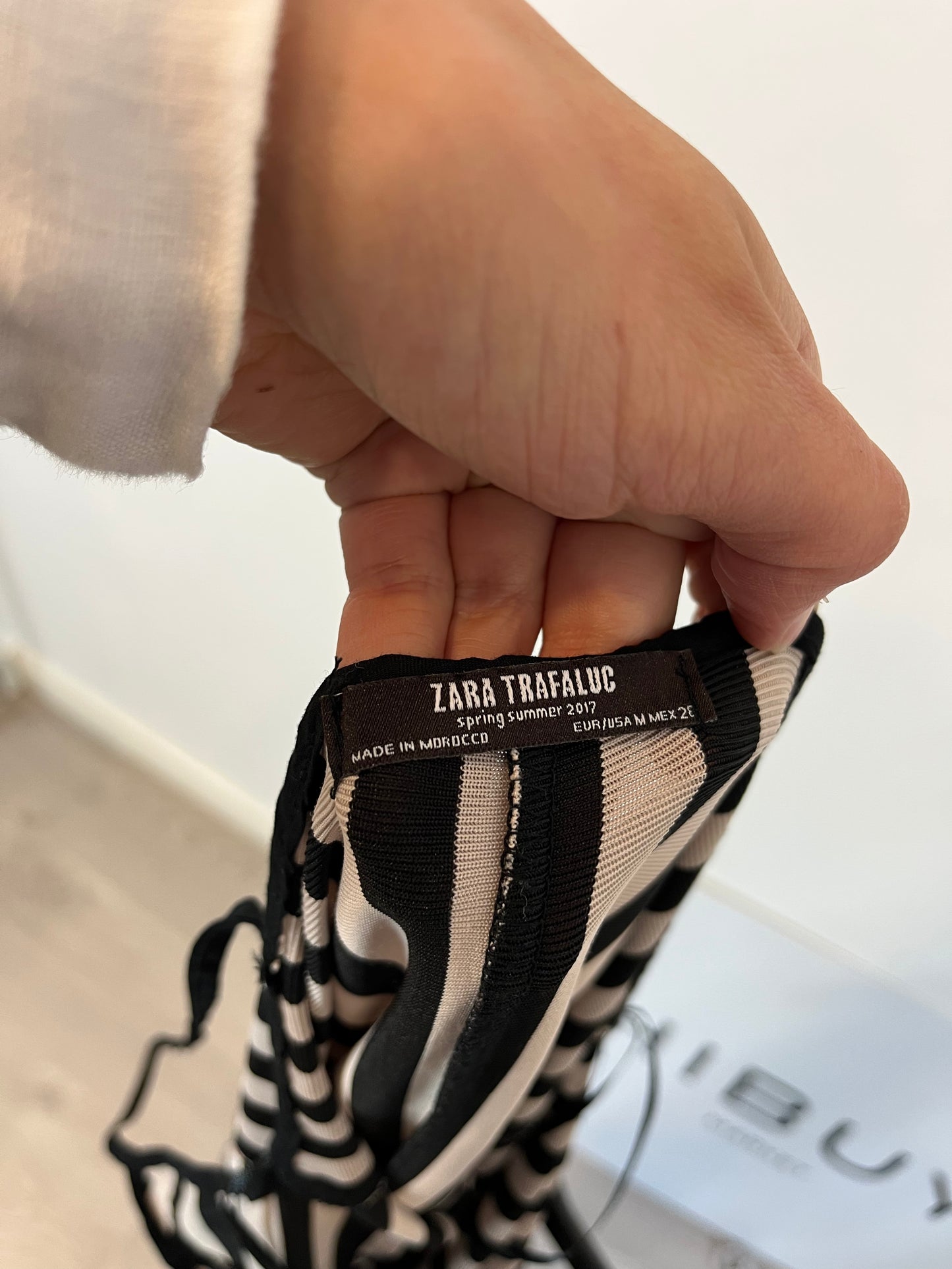 ZARA. Vestido midi rayas. T M