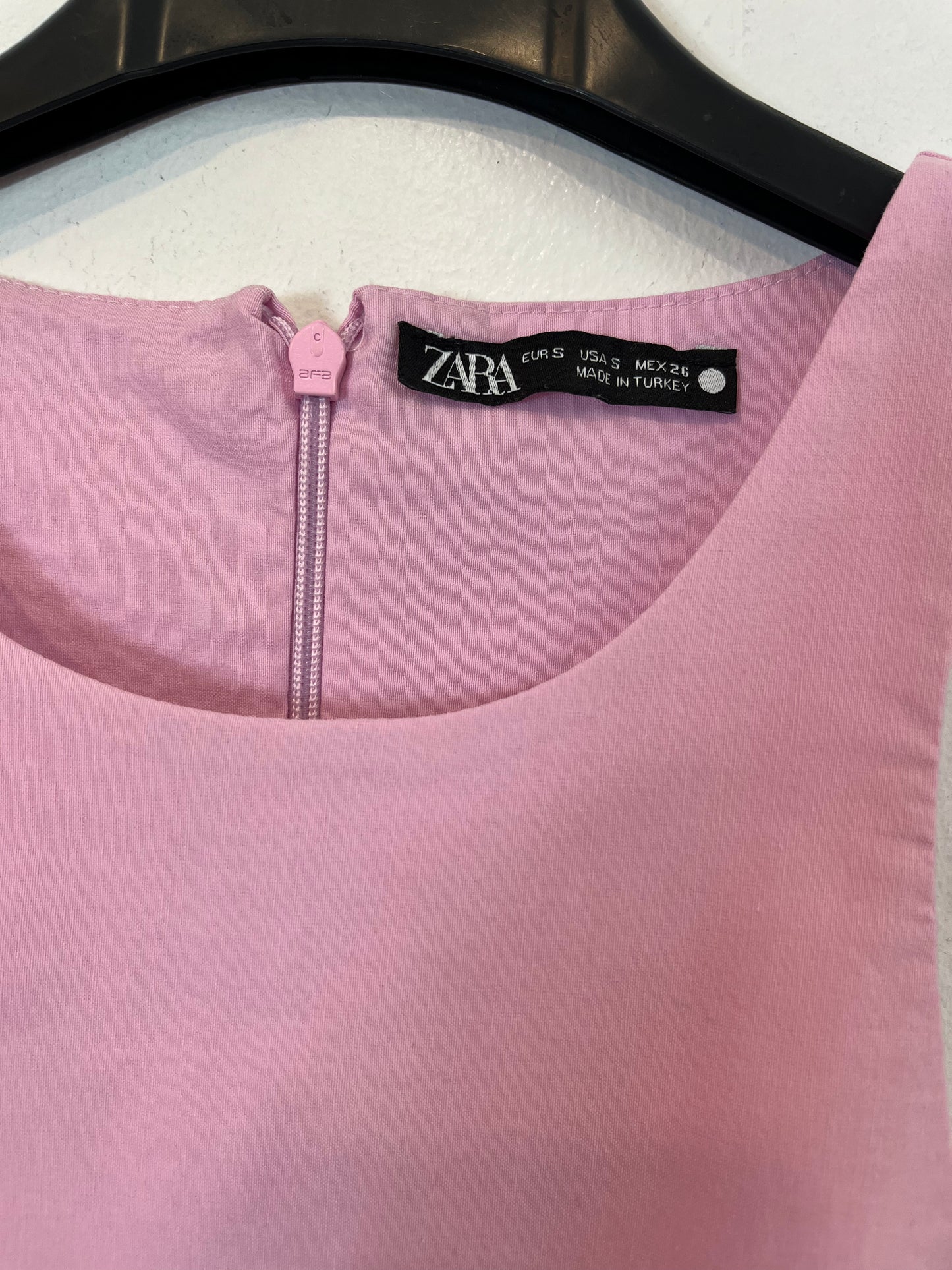 ZARA. Pink ruffled Ts top