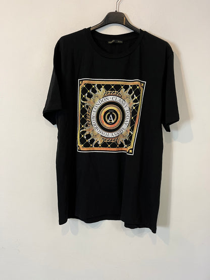 PULL&BEAR. Camiseta negra estampado. T M