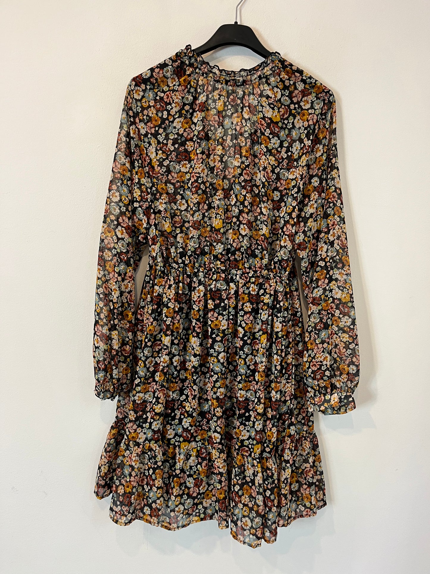ZARA. Vestido corto estampado flores. T M
