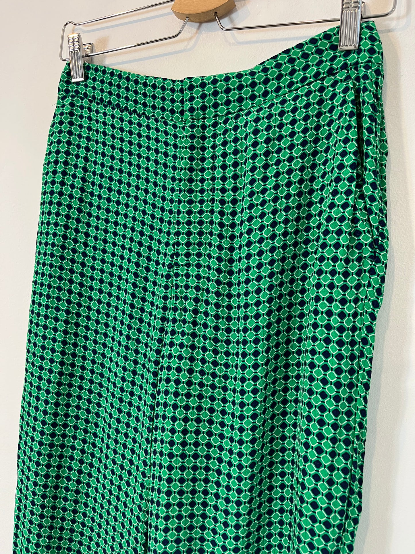 ZARA. Pantalón fluido estampado geométrico. T XS