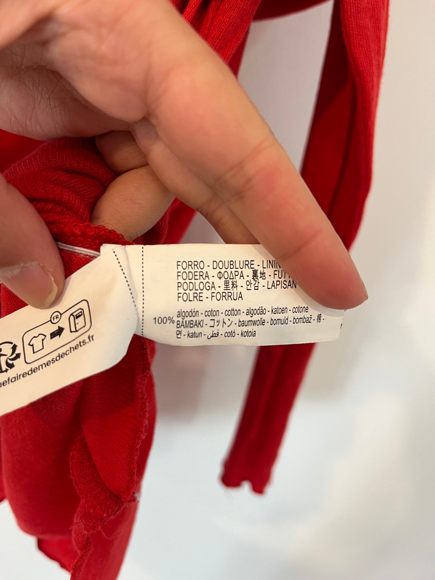 ZARA. Top rojo detalle cuello. T M