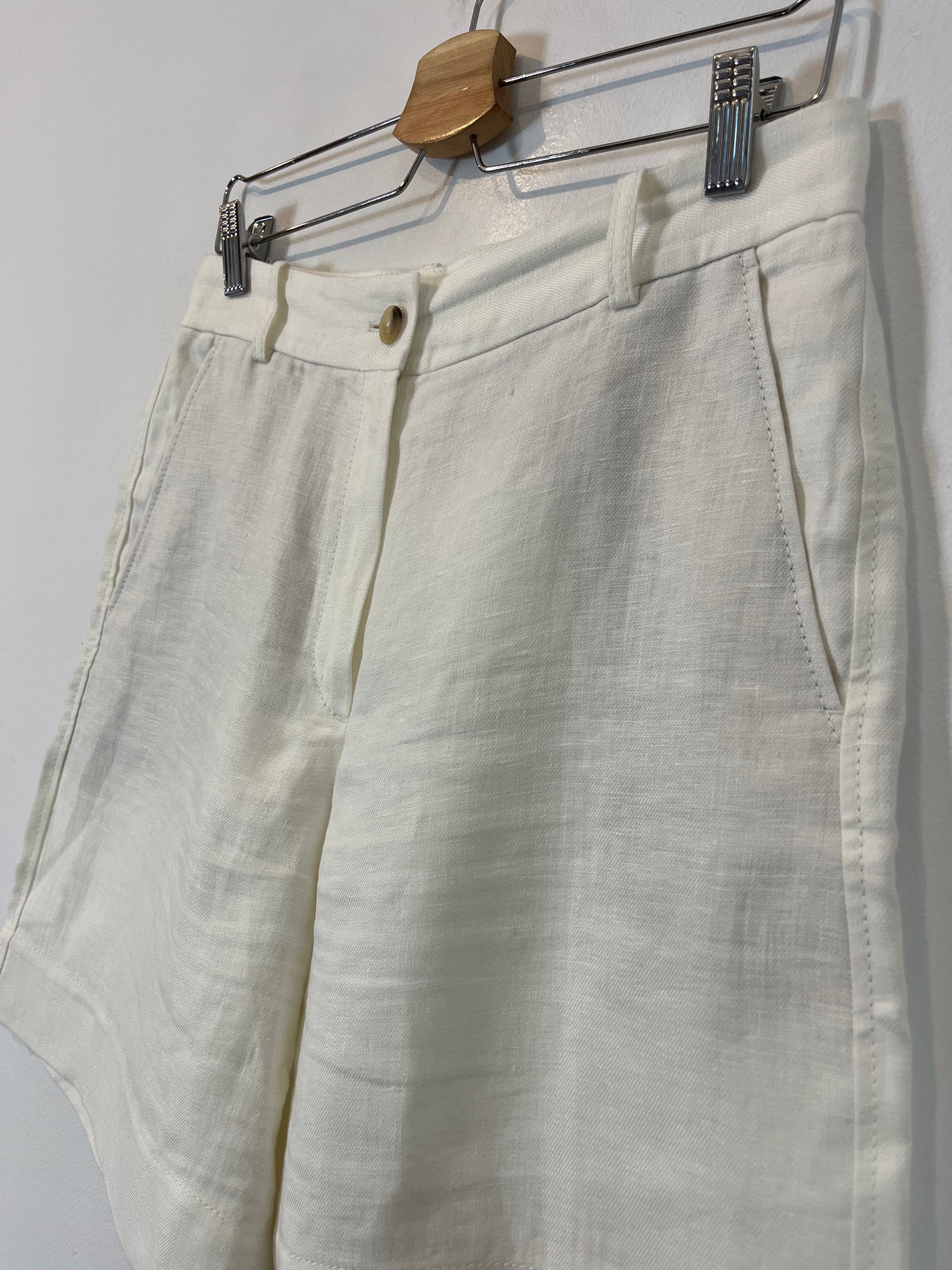 MASSIMO DUTTI. Bermuda lino blanco. T 38