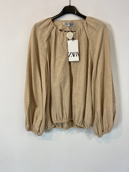 ZARA. Textured beige blouse. TM