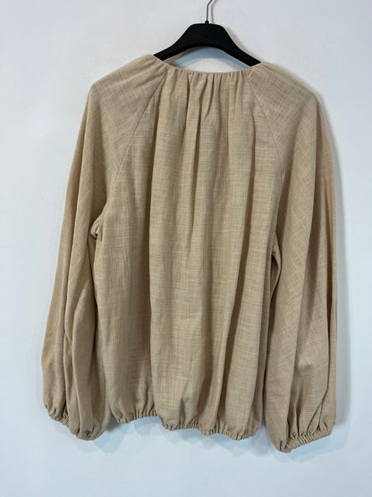 ZARA. Textured beige blouse. TM