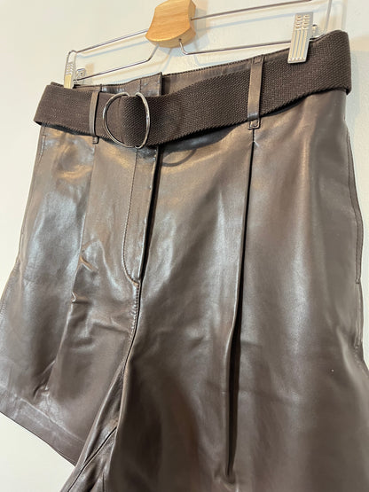 MASSIMO DUTTI. Bermuda piel marrón chocolate. T M