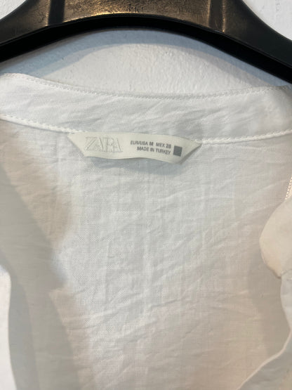 ZARA. Blusa blanca volantes. T M
