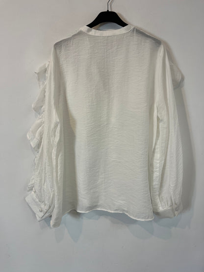 ZARA. Blusa blanca volantes. T M