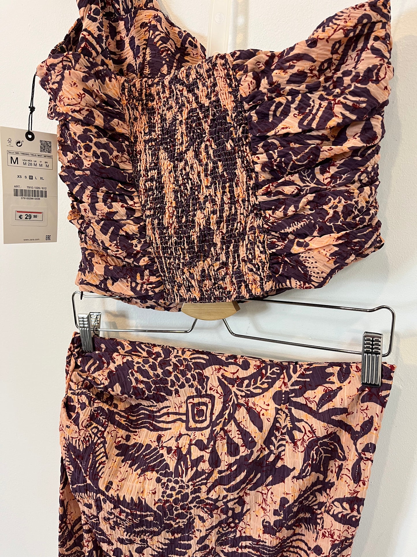 ZARA. Conjunto top y falda mdi estampado. T S/M