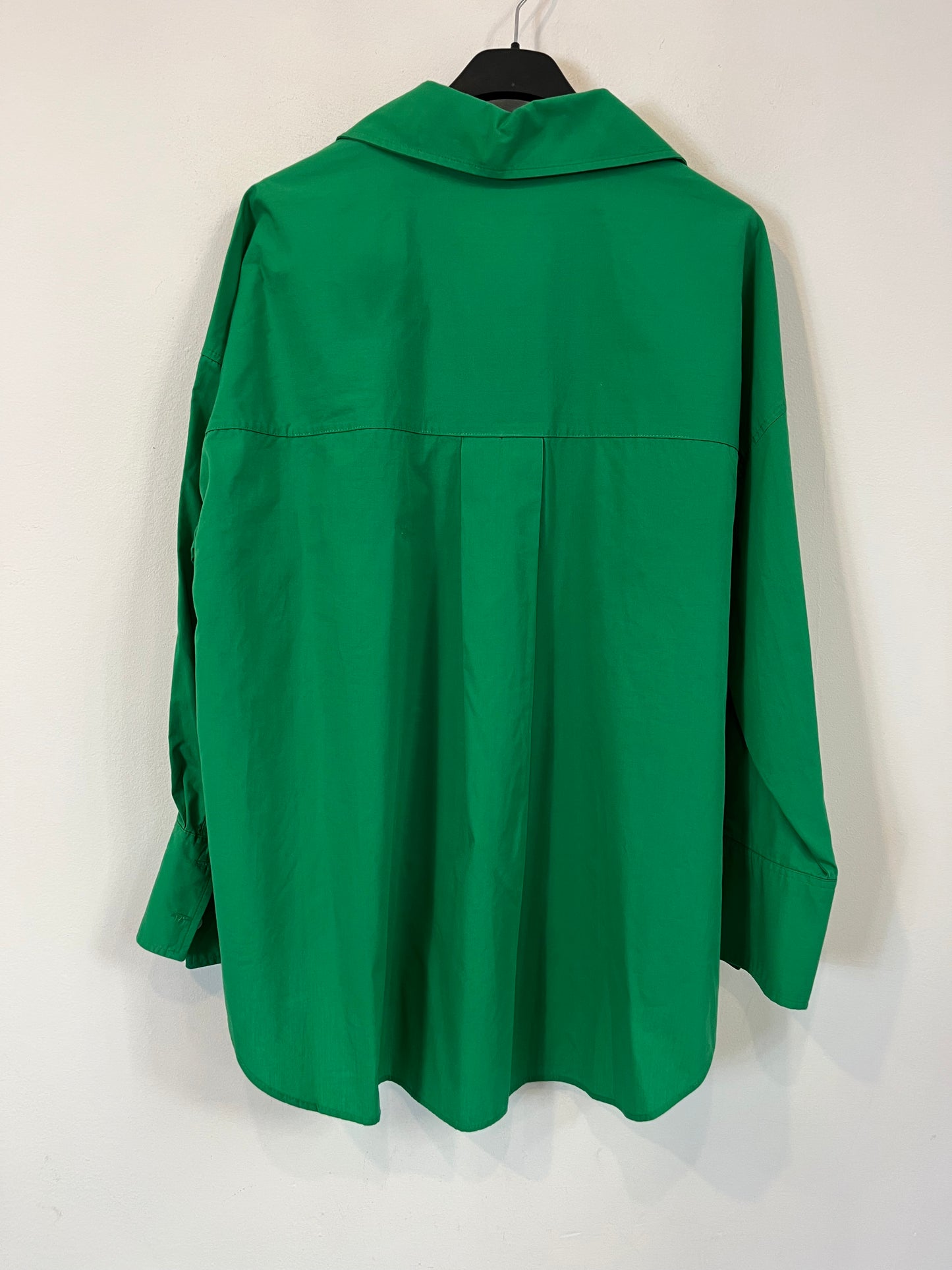 ZARA. Camisa verde algodón. T M