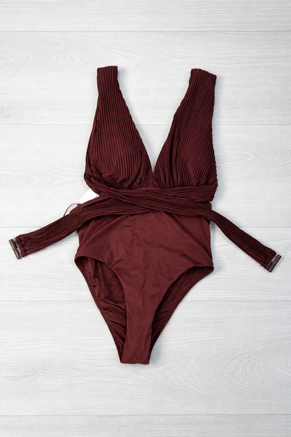 ZARA. Bañador marrón