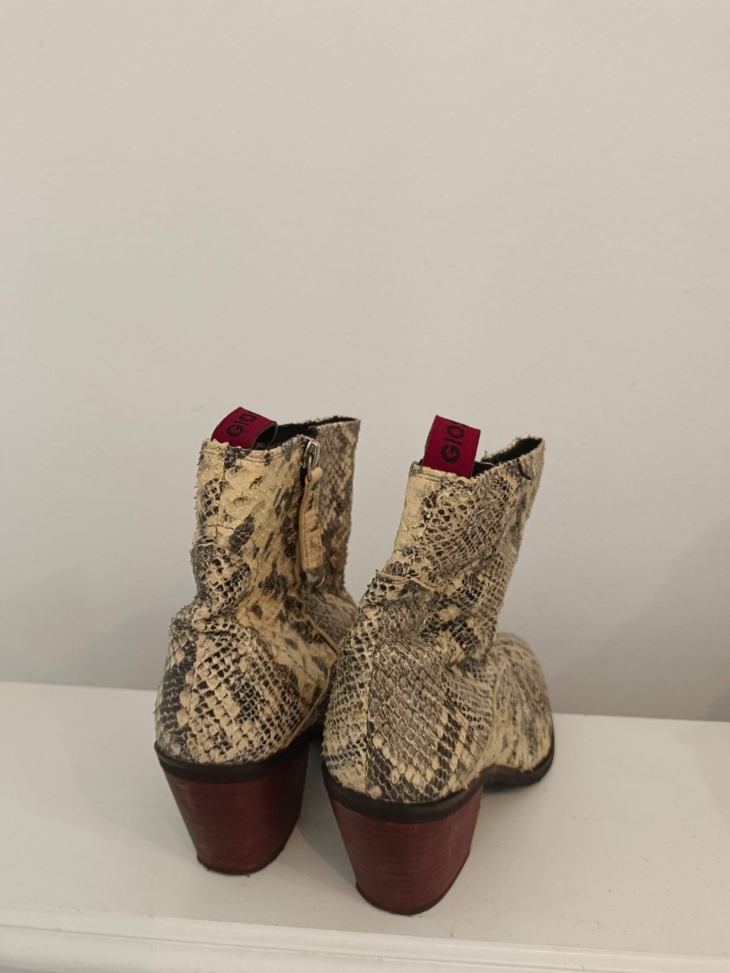 GIOSSEPO. Botines piel print T.38 (TARA)