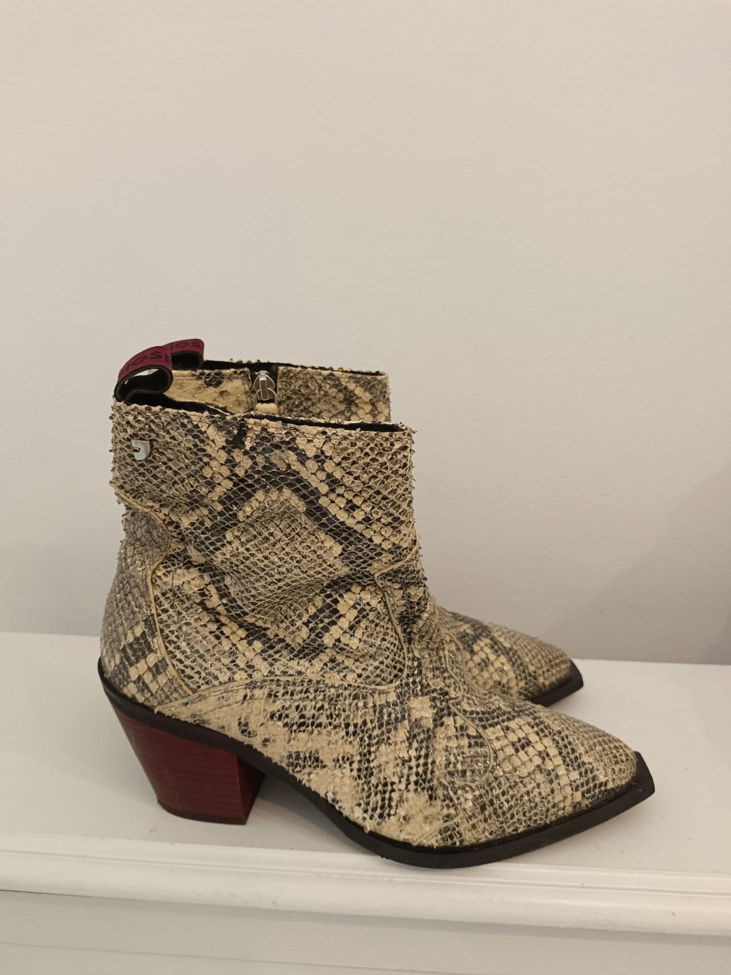 GIOSSEPO. Botines piel print T.38 (TARA)