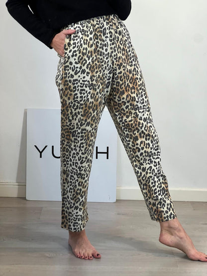 PARFOIS. Pantalón fluido animal print. T XS/S