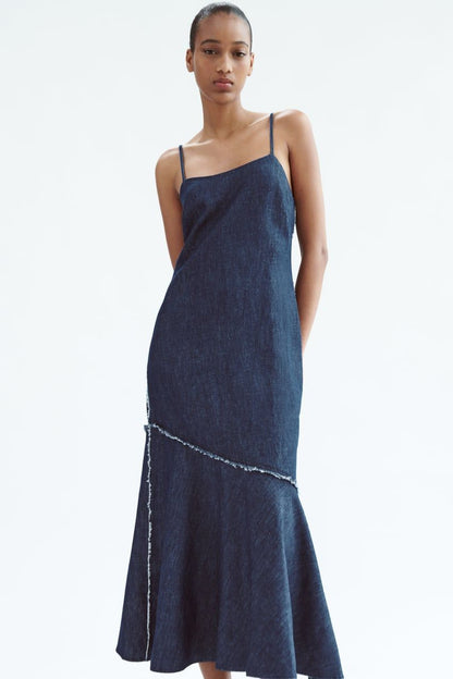 ZARA. Vestido largo denim detalles deshilachados