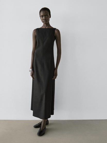 MASSIMO DUTTI. Vestido negro midi de lino