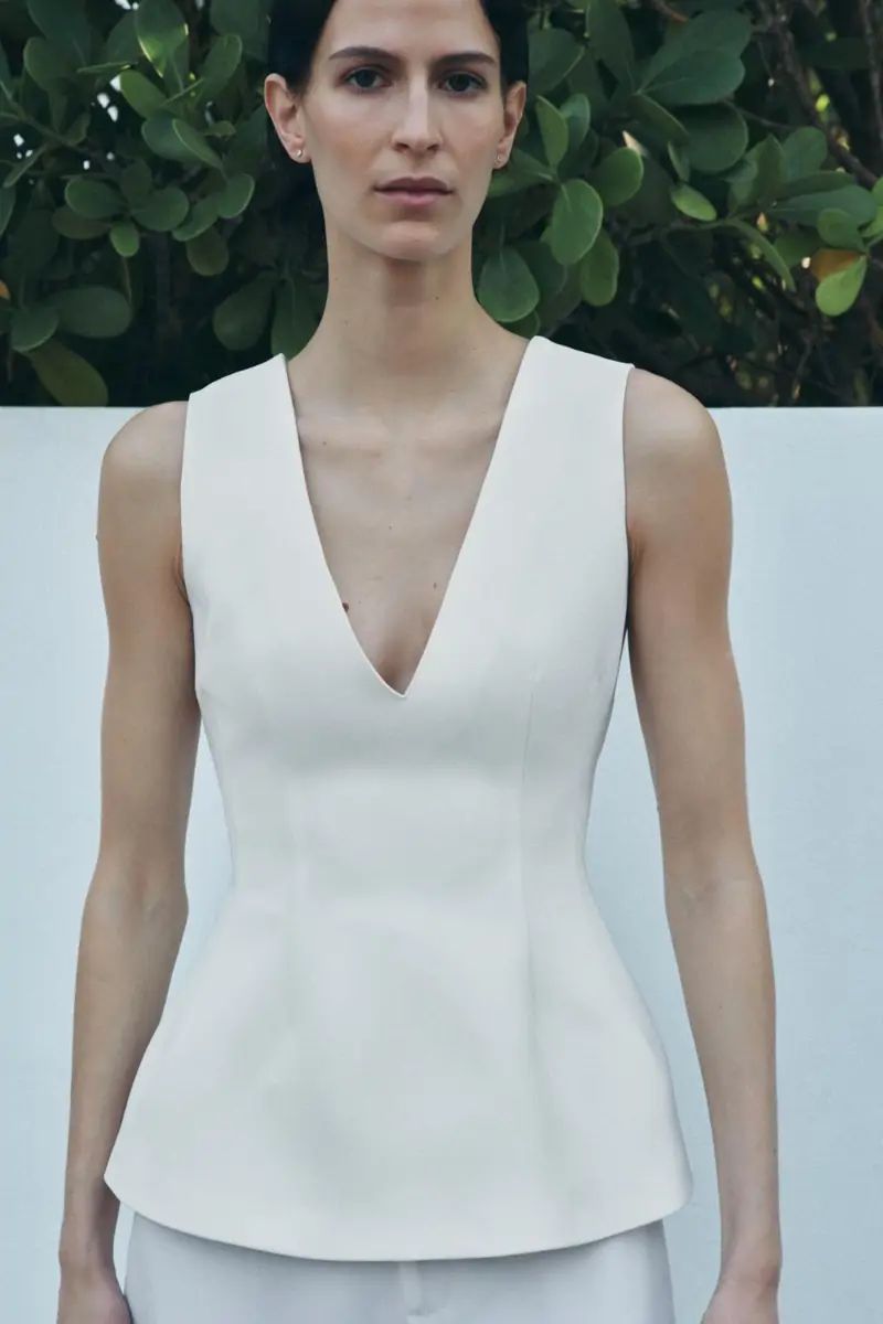 ZARA. Top blanco detalle volante