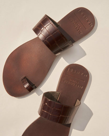 MANEBÍ. Sandalias diseño cuero con estampado