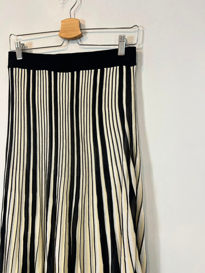 BARILOCHE. Houndstooth trousers size 36
