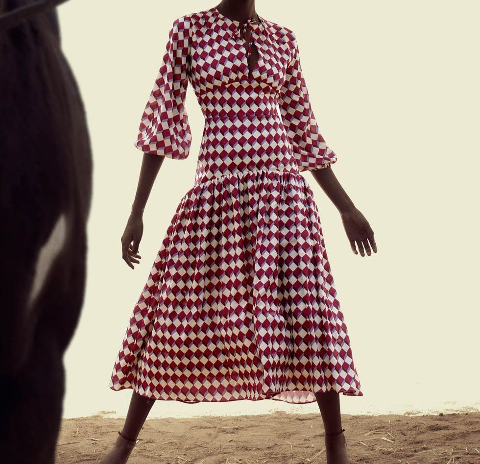 IQ COLLECTION. Vestido largo estampado abstracto