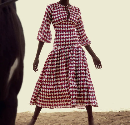 IQ COLLECTION. Vestido largo estampado abstracto