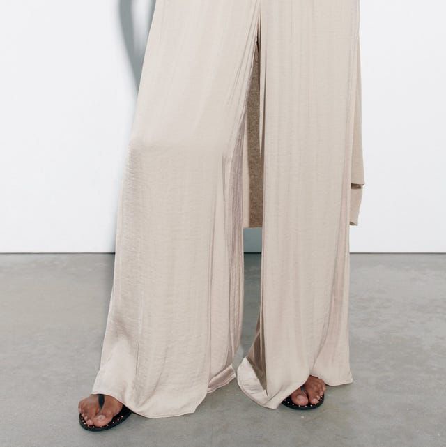 ZARA. Pantalón falda tipo fluida