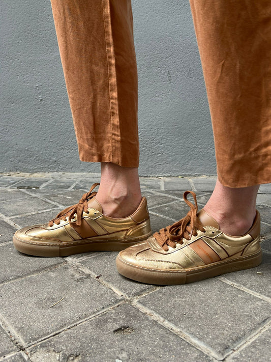 MU THE BRAND. Zapatillas Golden Edition. T 37