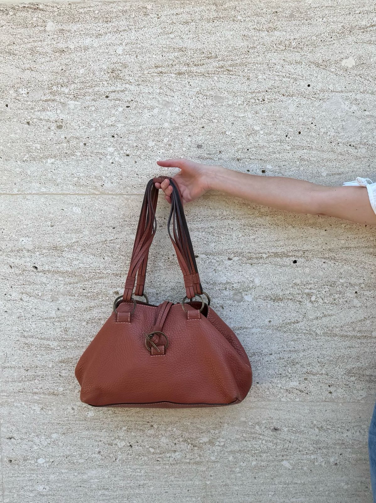CAROLINA HERRERA. Bolso de hombro piel asa multiple