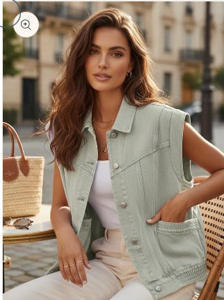 MASSIMO DUTTI. Short green skirt with pocket T.xs