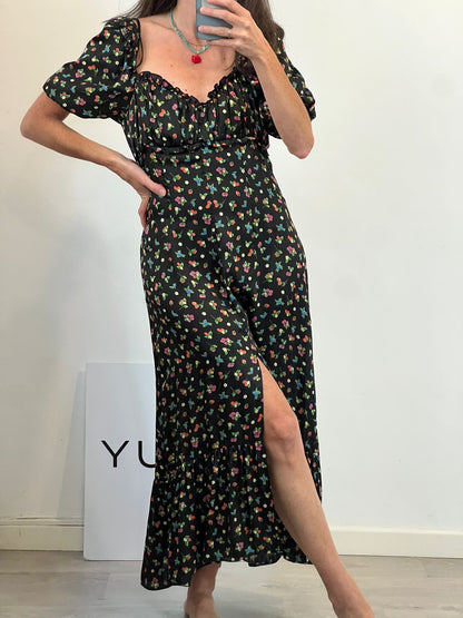 ZARA. Vestido negro fresas