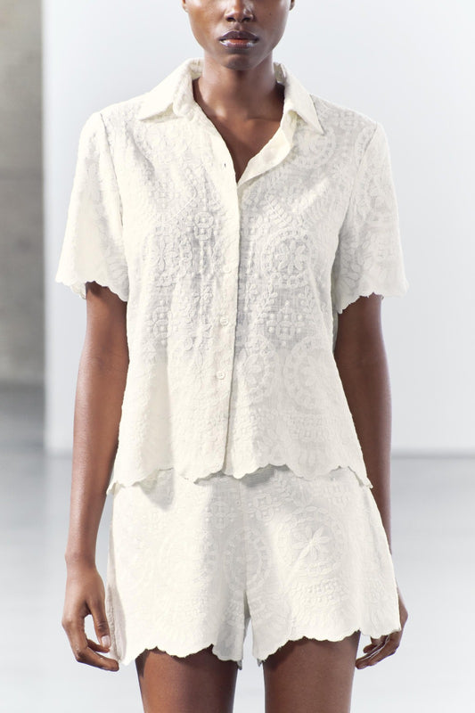 ZARA. Camisa bordados con lino