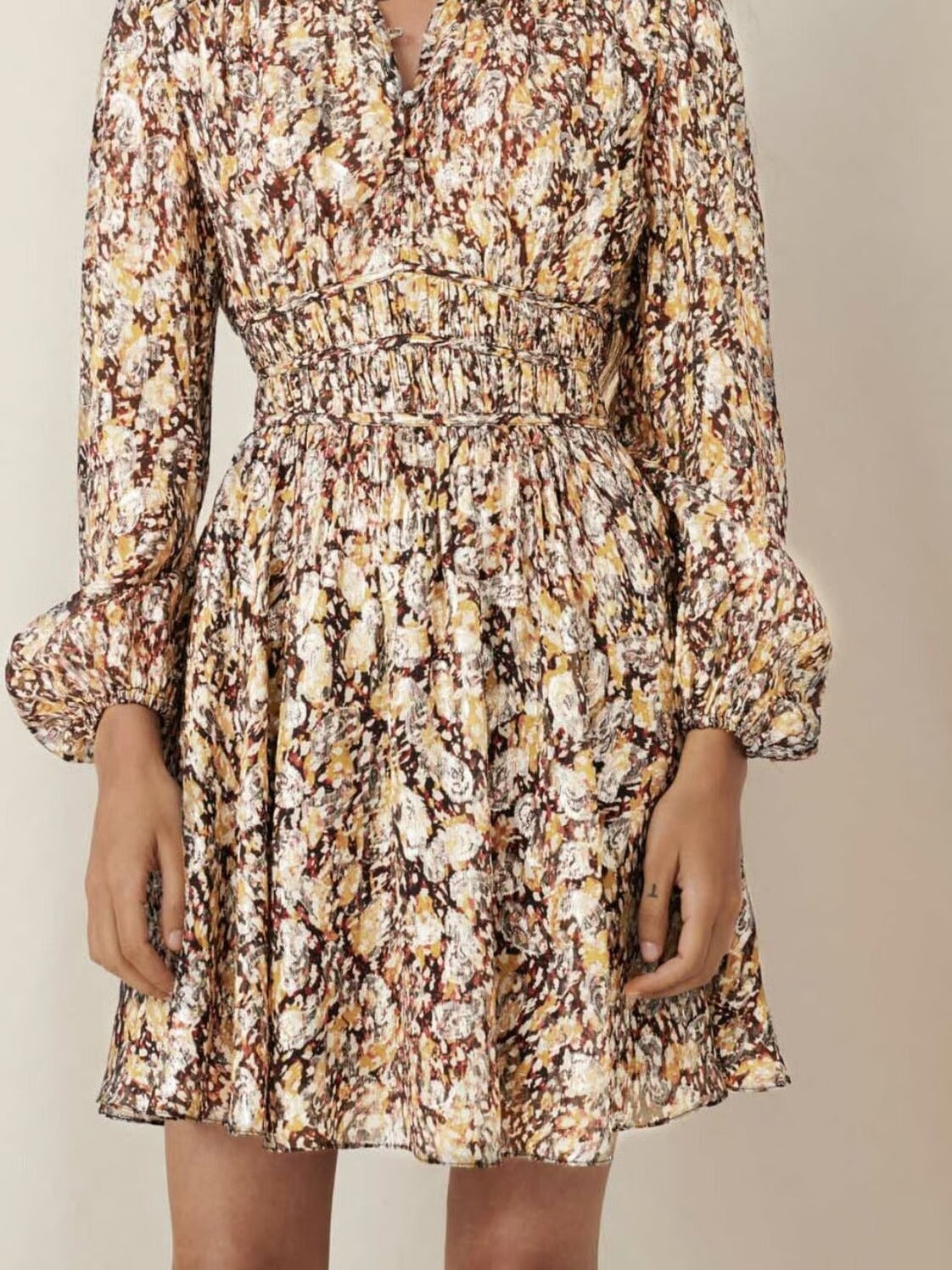 MAJE. Vestido corto estampado vuelo