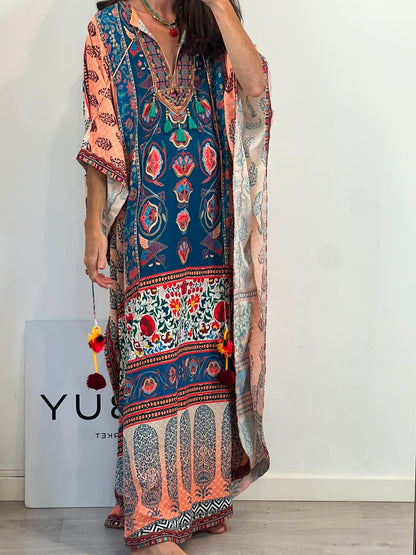 MOON RIVER. Vestido caftán estampado bordados y abalorios