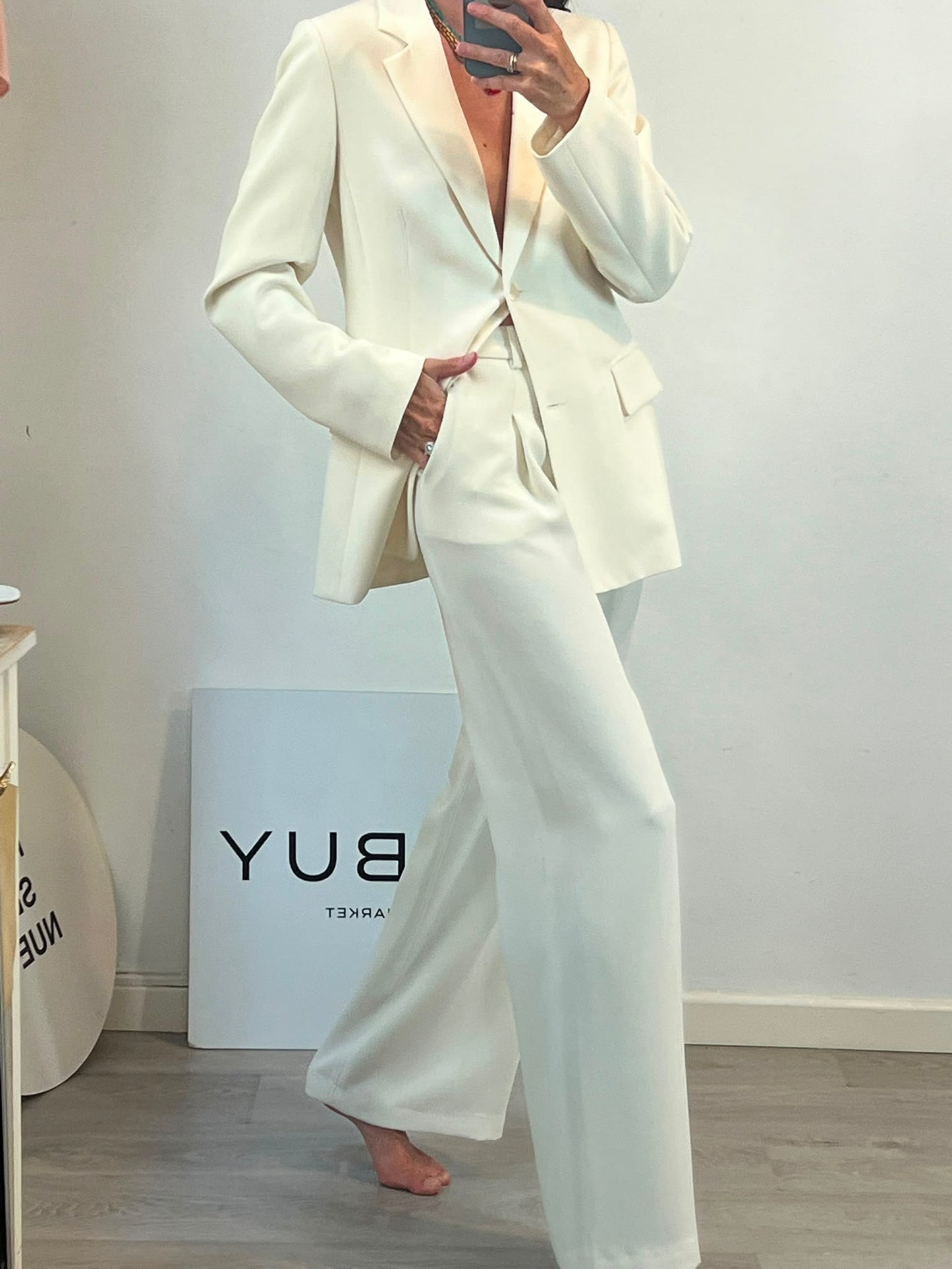 NAULOVER. Conjunto blanco roto fluido